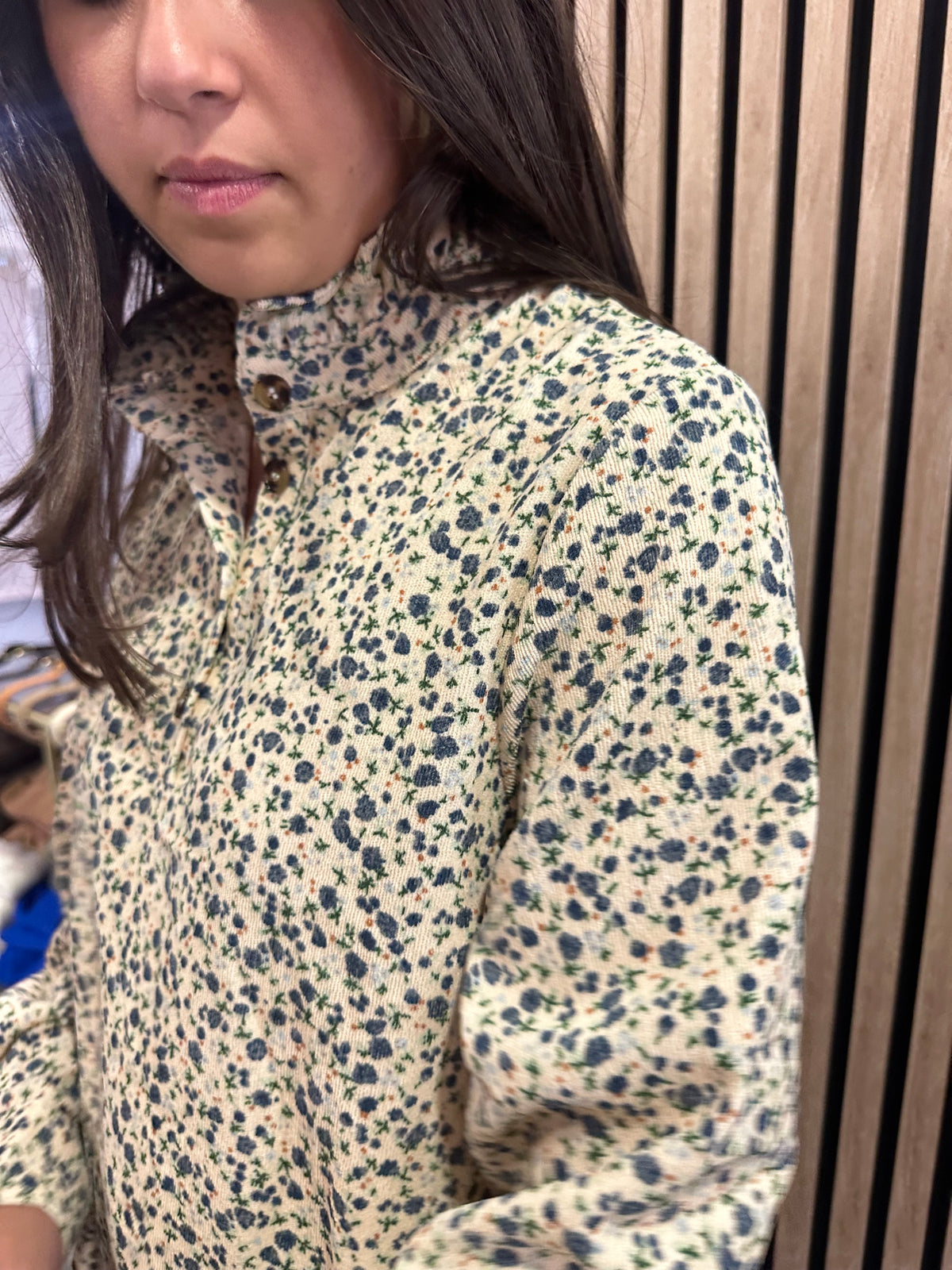 Jolie robe fleurie velours marine