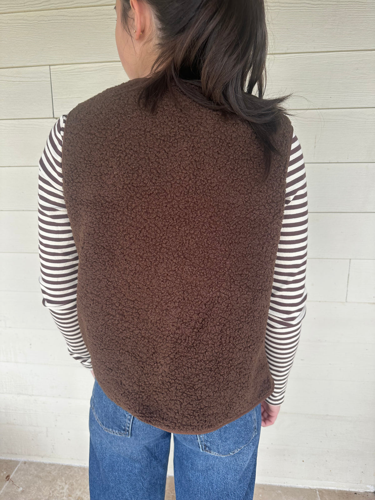 Veste moumoute s/manches chocolat