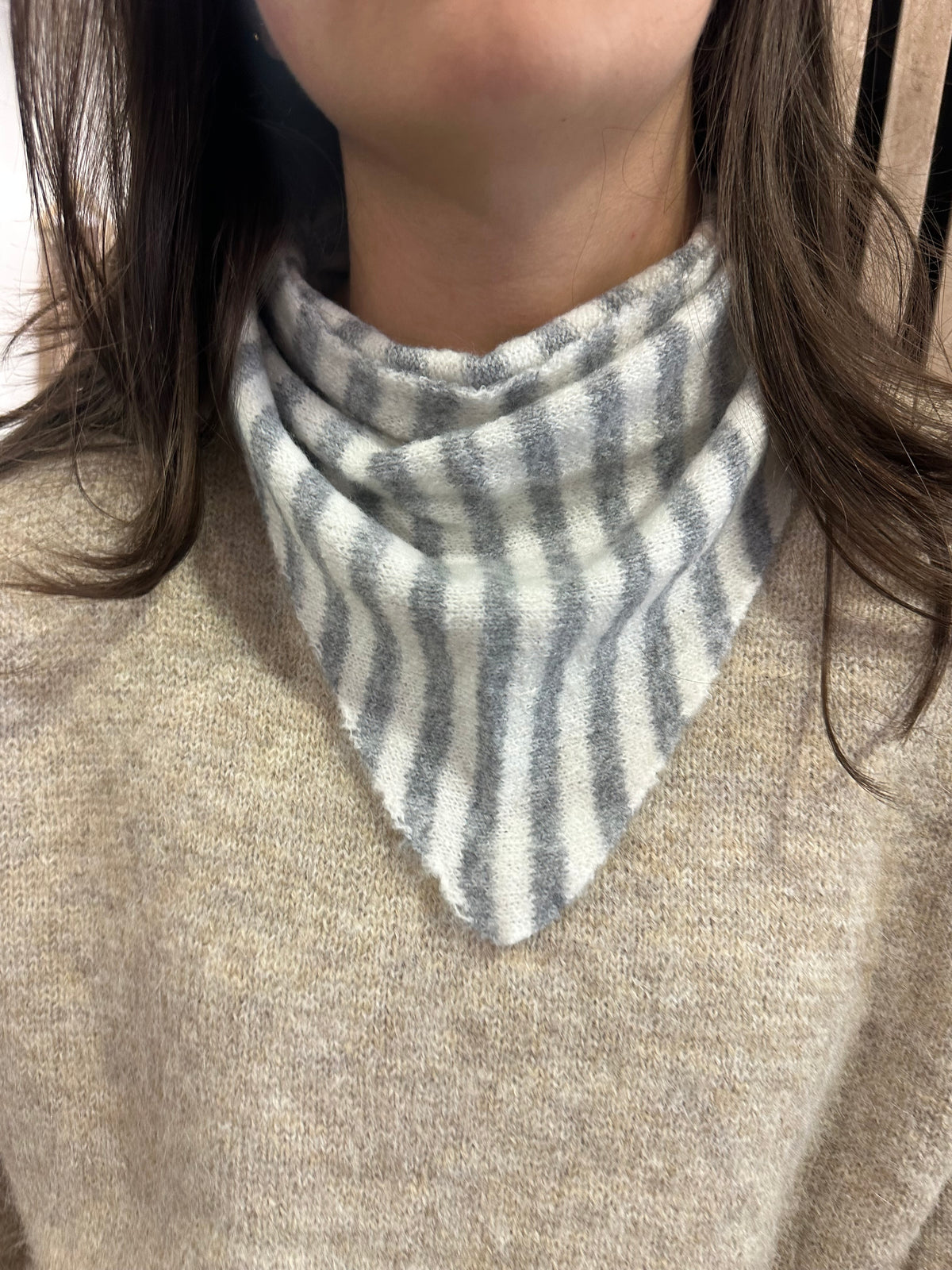 Foulard écharpe petit model rayé gris