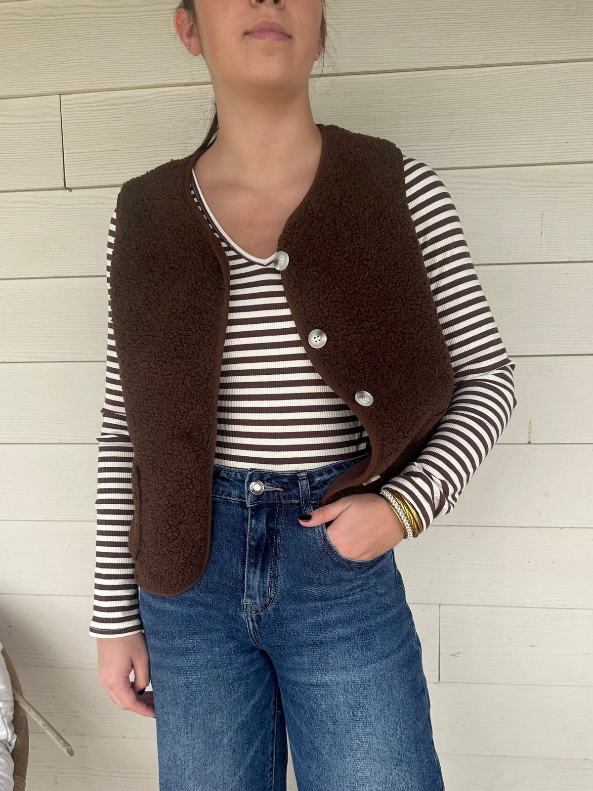Veste moumoute s/manches chocolat