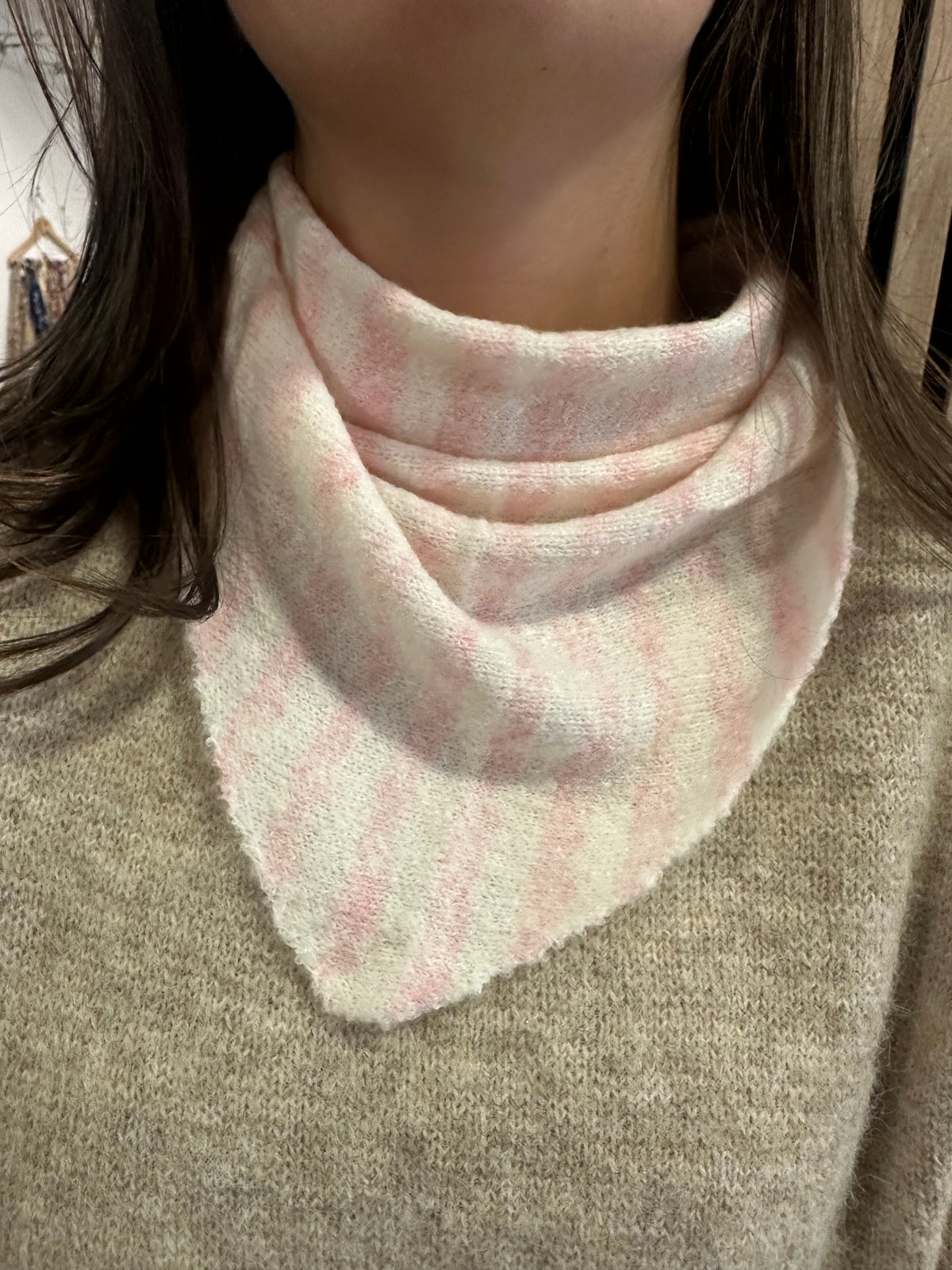 Foulard écharpe petit model rayé rose pale