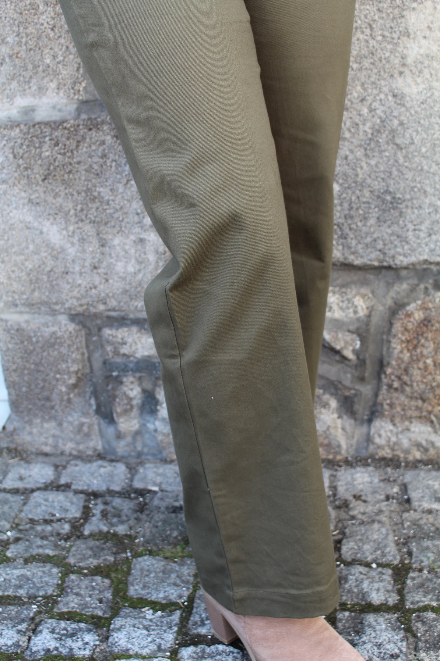 Pantalon à boutons kaki ♡