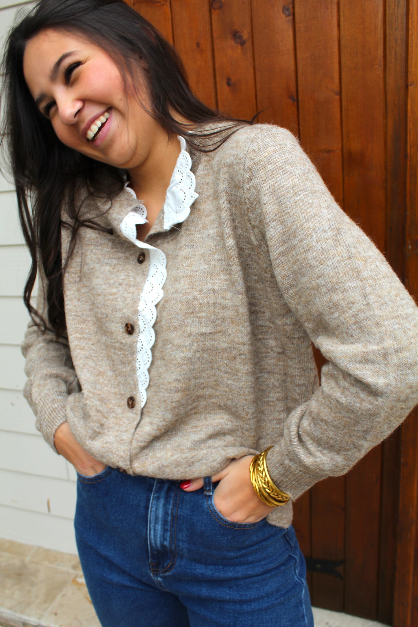 Pull  à boutons café broderie ♡